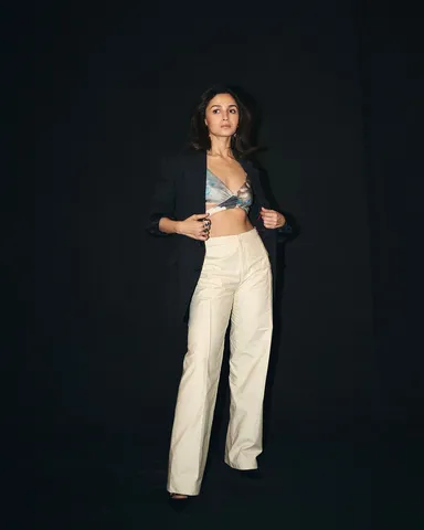 alia w