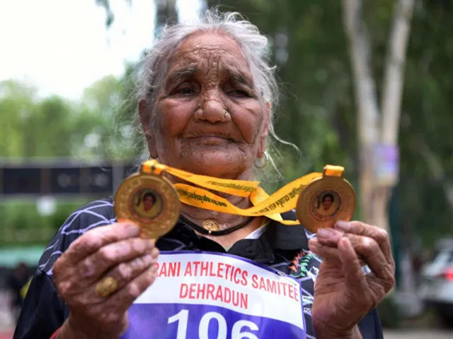 అథ్లెటిక్స్‌లో దుమ్ము లేపిన 106 ఏళ్ల బామ్మ‌
