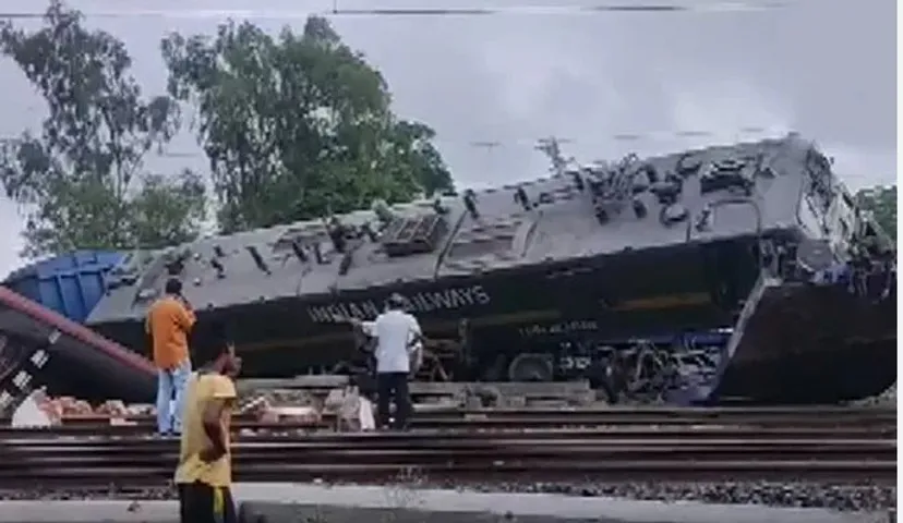 పశ్చిమ బెంగాల్‌లో మరో రైలు ప్రమాదం