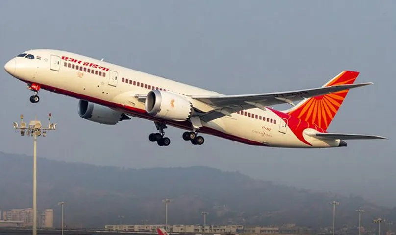 ఎయిరిండియా విమానంలో ప్యాసింజర్ చేసిన పనికి అందరు షాక్‌..