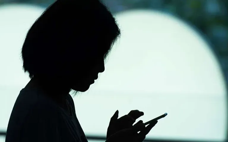 వివాహిత ప్రాణాన్ని బలిగొన్న మిస్డ్‌ కాల్‌