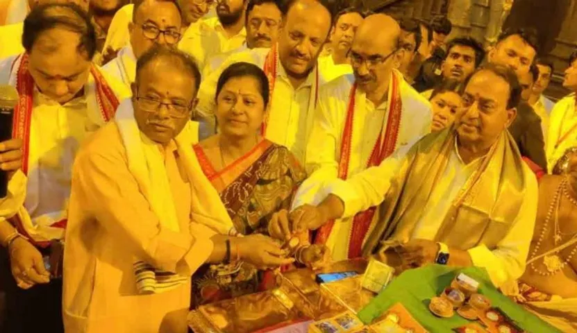 యాదాద్రిలో ఆన్‌లైన్ సేవలను ప్రారంభించిన మంత్రి..!