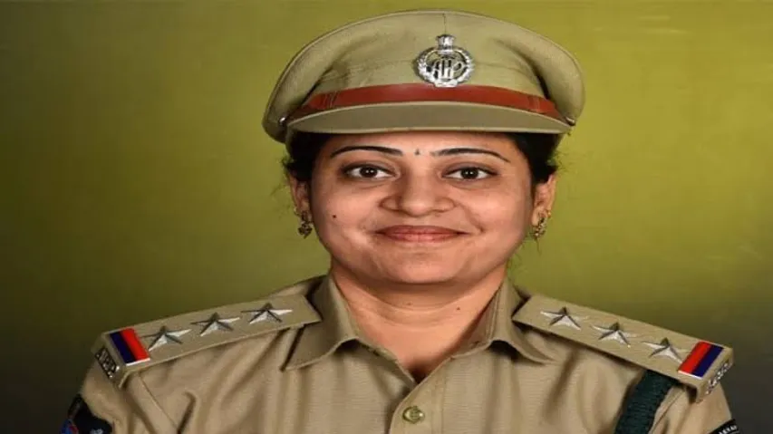 విశాఖలో వెలుగు చూసిన సీఐ స్వర్ణలత దందా