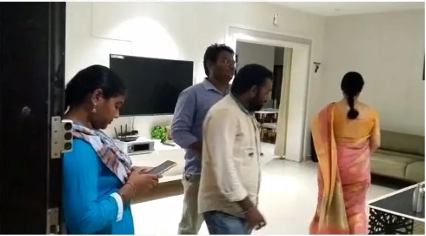 గుంటూరు జిల్లాలో వాలంటీర్లకు చేదు అనుభవం