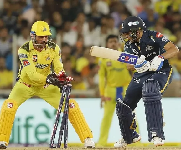 MS Dhoni Birthday special: స్టంప్స్ వెనకాల సూపర్ మ్యాన్ ధోనీ, వేరెవరికీ సాధ్యం కాని రికార్డు మహీ సొంతం..!!