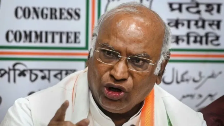 Mallikarjun Kharge : ప్రభుత్వ ఉద్యోగాల్లో మహిళలకు 50 శాతం రిజర్వేషన్లు.. మల్లికార్జున ఖర్గే కీలక వ్యాఖ్యలు