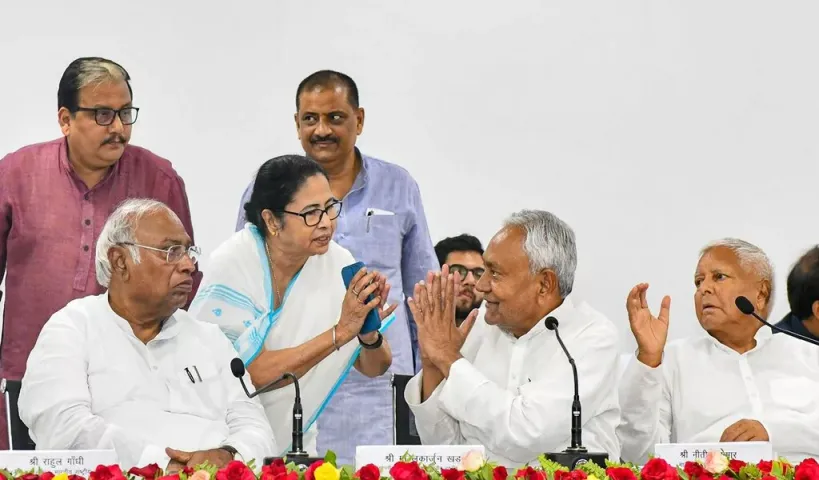 బీజేపీని ఢీ కొట్టేందుకు నేడు బెంగుళూరులో ప్రతిపక్షాల భేటీ..రంగంలోకి సోనియాగాంధీ..!!