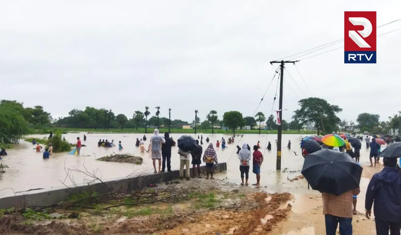 పాలకుర్తి నియోజకవర్గంలో విస్తారంగా వర్షాలు, పలు గ్రామాల మధ్య రాకపోకలు బంద్