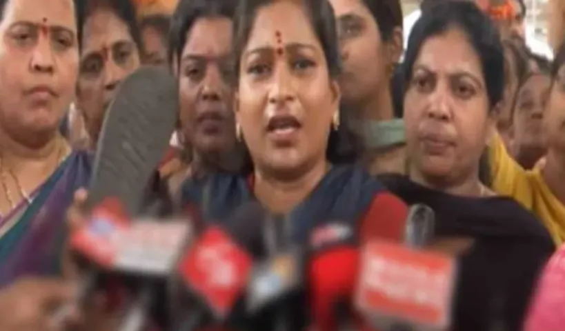 మహిళల జోలికొస్తే చెప్పులతో కొడతాం.. వైసీపీ నేతలకు అనిత హెచ్చరిక