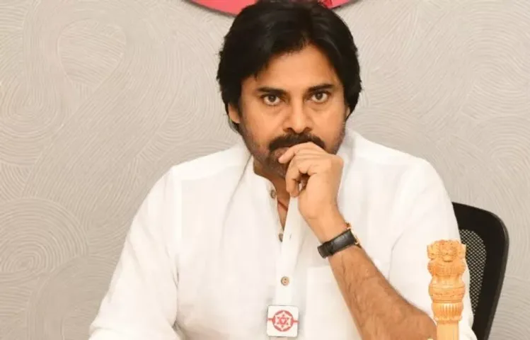 Pawan Kalyan: పార్టీ ముఖ్య నేతలతో పవన్ కళ్యాణ్ అంతర్గత భేటీ.. వీటిపైనే చర్చ!!