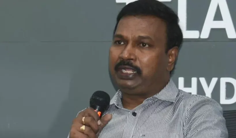 Telangana: డీహెచ్ శ్రీనివాస్‌కు సీఎం షాక్.. కొత్త డైరెక్టర్‌గా డా.రవీంద్ర నాయక్..