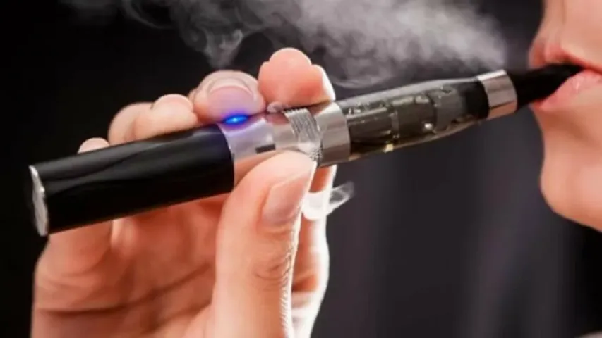 e-cigarette: తాట తీస్తాం.. ఈ-సిగరెట్ల అమ్మితే ఊరుకోబోం.. కేంద్రం నోటీసులు..!!