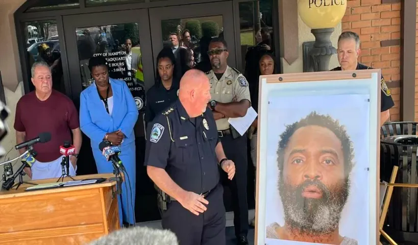 అమెరికాలో కాల్పుల కలకలం... మోస్ట్ వాంటెడ్ క్రిమినల్ హతం..!!