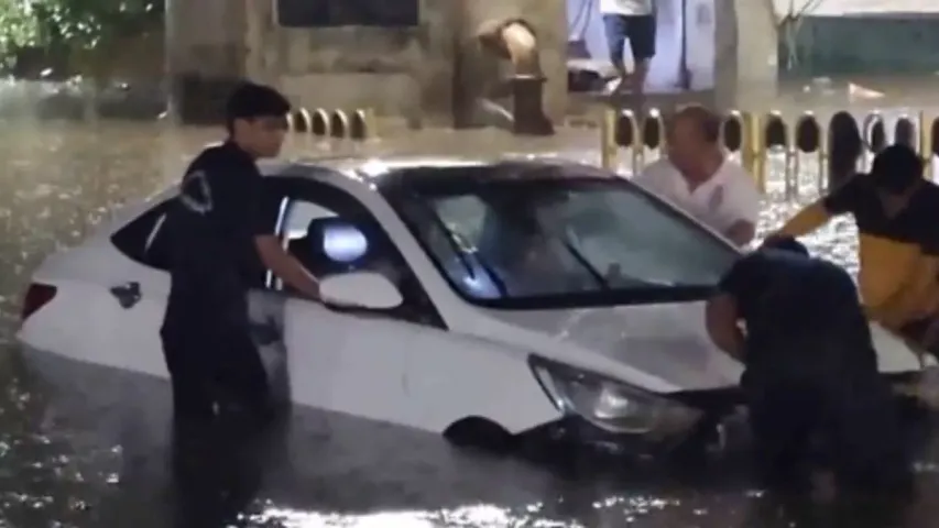 దేశవ్యాప్తంగా దంచికొడుతున్న వానలు..చాలా రాష్ట్రాల్లో భారీ నుంచి అతి భారీ వర్షాలు..!!