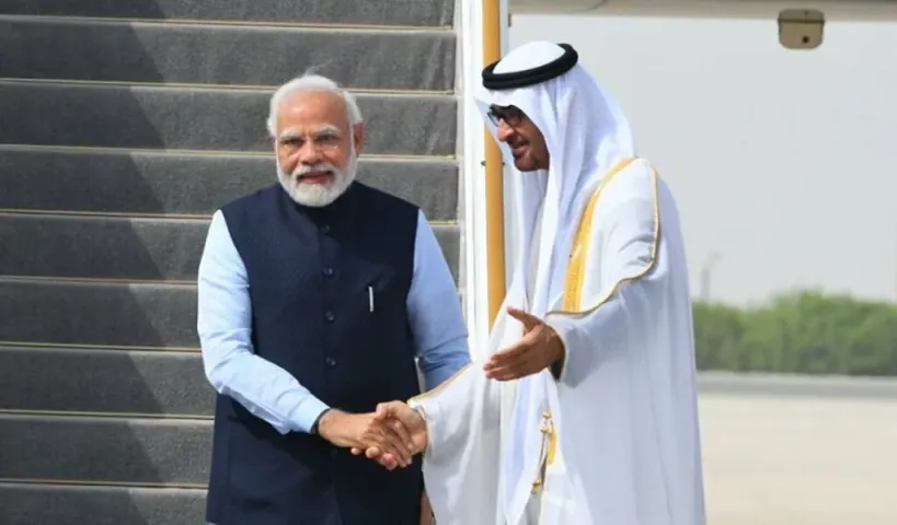 ఫ్రాన్స్ పర్యటన ముగించుకుని...యూఏఈ వెళ్లిన ప్రధాని మోడీ..!!