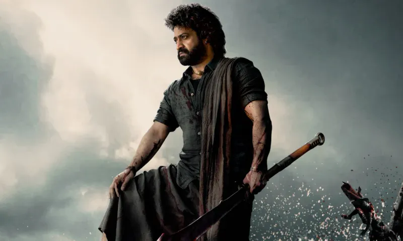 Devara Movie: 'దేవర'లో ఫ్లాష్ బ్యాక్ సీన్స్.. క్రూరమైన లుక్ లో ఎన్టీఆర్!!