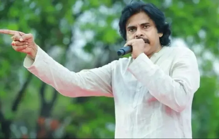 Pawan Kalyan: దండుపాళ్యం బ్యాచ్, వలంటీర్లకు తేడా లేదు: పవన్ కళ్యాణ్