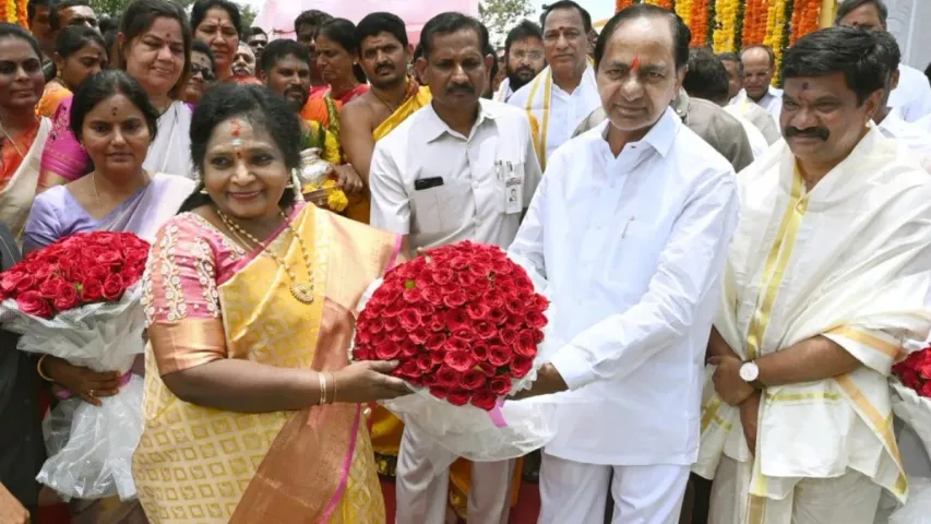 సెక్రటేరియట్‌లో  గుడి, మసీద్‌, చర్చి ప్రారంభం