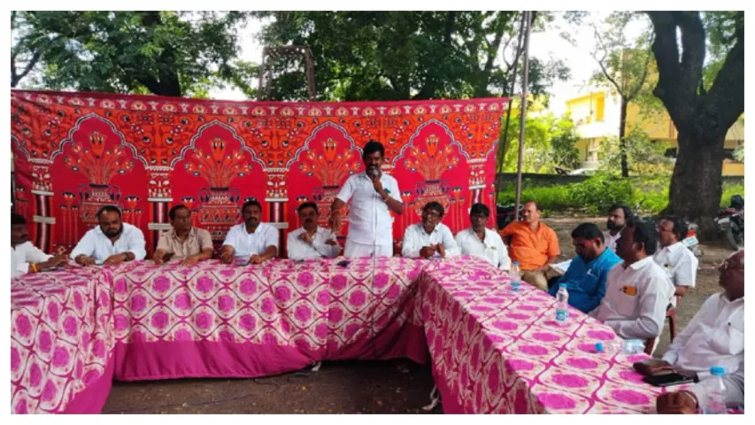 లక్షెట్టిపేటలో బైక్‌ ర్యాలీ.. బీసీలకు టికెట్లు ఇవ్వాలని డిమాండ్‌