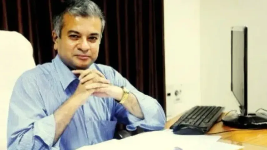 Raju Narayana Swamy: ఈ కుళ్లిపోయిన వ్యవస్థతో పోరాడలేక.. దేశాన్ని వదిలివెళ్లాడు