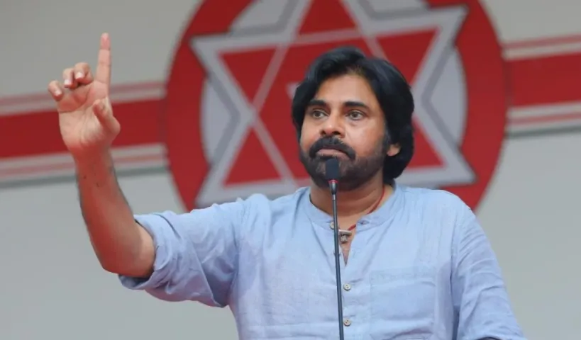 Pawan Kalyan : మూడో విడత వారాహి యాత్రకు విశాఖ చేరుకున్న పవన్