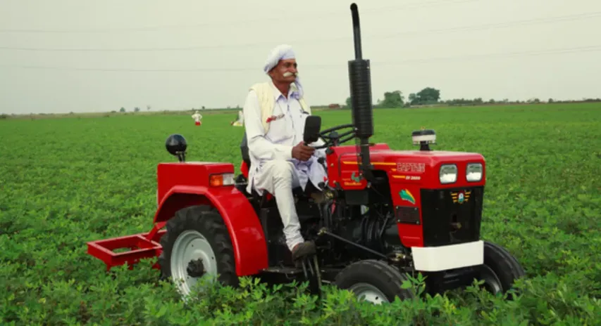 రైతుల కోసం మరో అద్భుత పథకం.. సగం ధరకే ట్రాక్టర్లు అందజేత