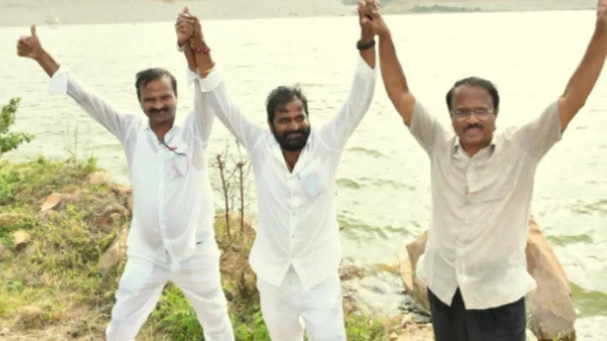 పాలమూరు ప్రాజెక్టుకు గ్రీన్ సిగ్నల్.. సీఎం కేసీఆర్ చిత్రపటానికి జలాభిషేకం