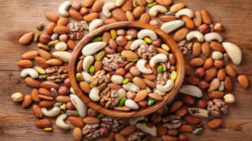 Soaked Dry Fruits: ఉదయాన్నే నానబెట్టిన ఈ డ్రైఫ్రూట్స్ తింటే ఎన్ని లాభాలున్నాయో తెలుసా?