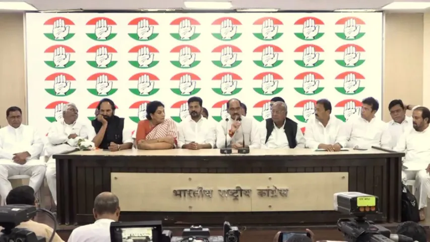 గాంధీభవన్‌లో ఓ వైపు కోలాహలం.. మరోవైపు అసమ్మతి గళం