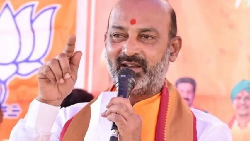 Bandi Sanjay: కాళేశ్వరంపై కాంగ్రెస్ డ్రామాలు.. కృష్ణ నీటిపై బీఆర్ఎస్ నాటకాలు: బండి సంజయ్