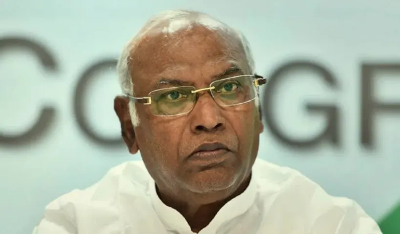 వాస్తవం, ధైర్యానికి రాహుల్ గాంధీ ఓ చిహ్నంగా మారారు...!