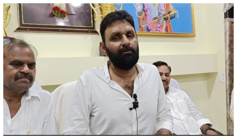 ప్రాజెక్టుల పేరుతో చంద్రబాబు విన్యాసాలు