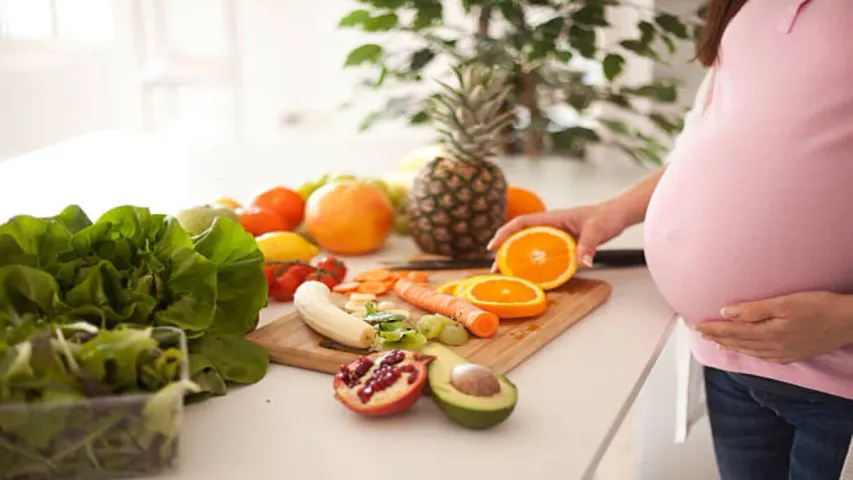 Pregnancy : గర్భిణీలు నిమ్మకాయలు ఎక్కువగా తింటే అబార్షన్ అవుతుందా?