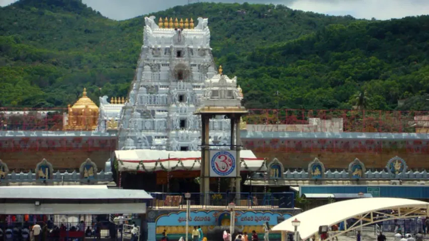 TTD Board Members: అవినీతిపరులను టీటీడీ బోర్డు మెంబర్లుగా ఎలా నియమిస్తారు?.. ప్రతిపక్షాలు ఫైర్