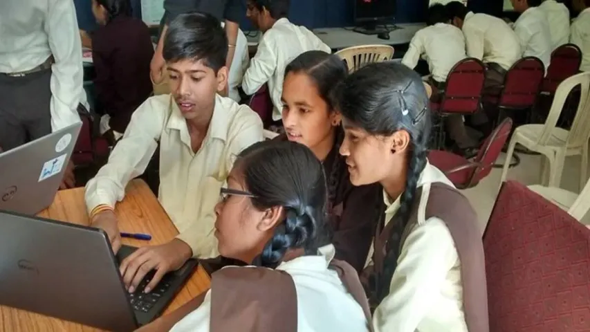 Scholarship: టెన్త్ పాసైన వారికి శుభవార్త.. ఎల్ఐసీ నుంచి రూ.30 వేల స్కాలర్షిప్.. దరఖాస్తు ఇలా..!!