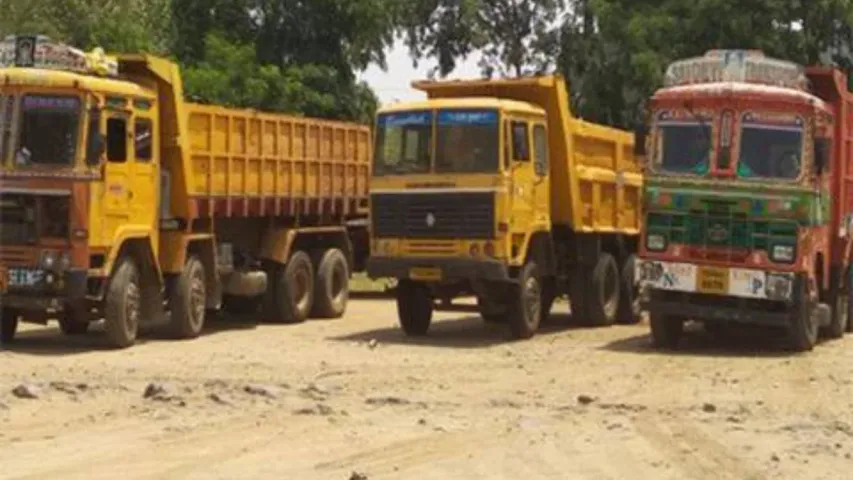 Narayanapet District: ఉదయ సముద్రంలో ఇసుక లారీలు సీజ్