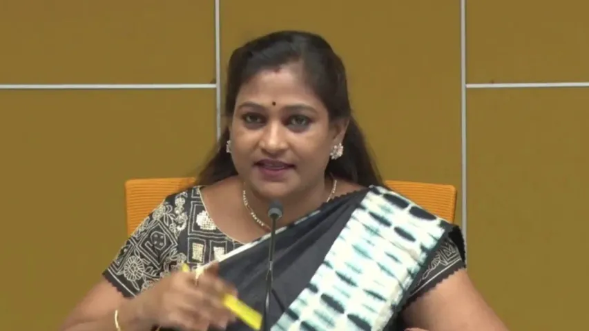 Vangalapudi Anitha: రాష్ట్రంలో పిచ్చికుక్క పాలన సాగుతోంది.. వంగలపూడి అనిత సంచలన వ్యాఖ్యలు
