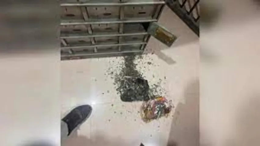 Bank Locker: బ్యాంక్ లాకర్ కు చెదలు.. మట్టిగా మారిన రూ.18 లక్షలు.. ఈ దారుణం ఎక్కడంటే?