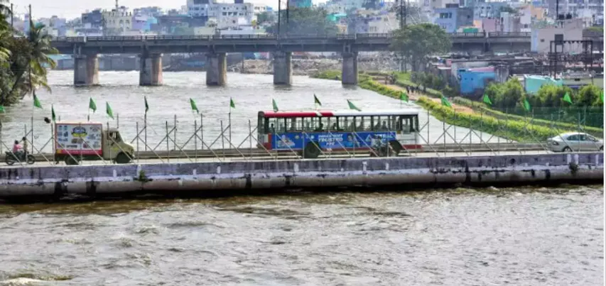 Alert:  మూసారాంబాగ్‌ బ్రిడ్జిపై రాకపోకలు బంద్