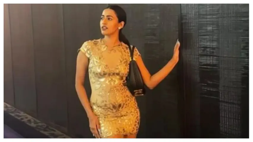 Niharika:అమెరికా వీధుల్లో మెగా అమ్మాయి గ్లామర్ షో