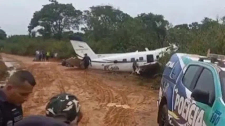 Plane Crash In Brazil: బ్రెజిల్‎లో కుప్పకూలిన విమానం...14మంది దుర్మరణం..!!