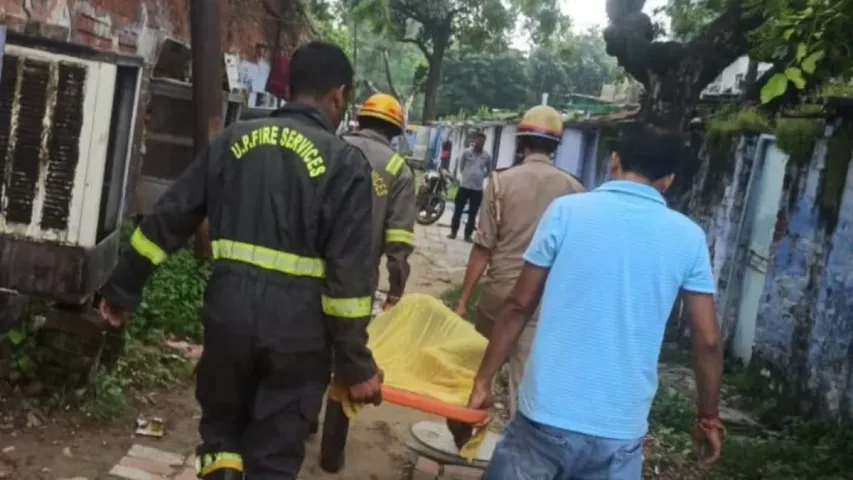UP crime: ఇంటి పై కప్పు కూలి ఒకే కుటుంబంలోని ఐదుగురు మృతి..వారిలో చిన్నారులు!