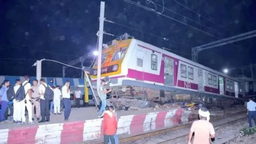 Train Accident :ప్లాట్‌ ఫాం పైకి దూసుకొచ్చిన రైలు..ఆ సమయంలో ప్రయాణికులు