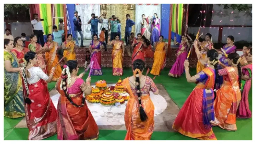 Bathukamma Viral Video: బతుకమ్మ ఆడిన అమెరికా ప్రజా ప్రతినిధి.. నెటిజన్ల ప్రశంసల వర్షం (వీడియో)
