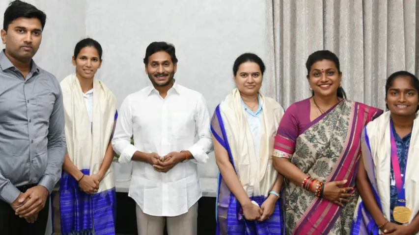 AP players: ఏషియన్ గేమ్స్ క్రీడాకారులను అభినందించిన జగన్... భారీ నజరానా ప్రకటన