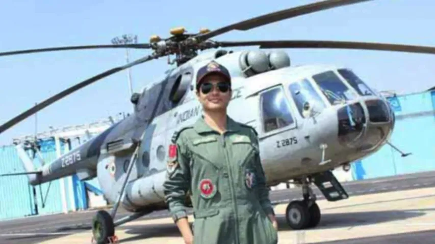 Indian Air Force Day: చరిత్రలో తొలిసారి...పరేడ్‎కు నాయకత్వం వహిస్తున్న తొలిమహిళగా రికార్డ్..!!