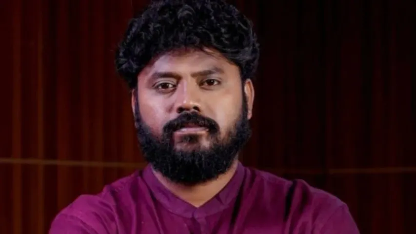 బిగ్ బాస్ హౌస్‌ నుండి  బయటకి వచ్చిన ఎమ్మెల్యే..! గెంటేశారా..?