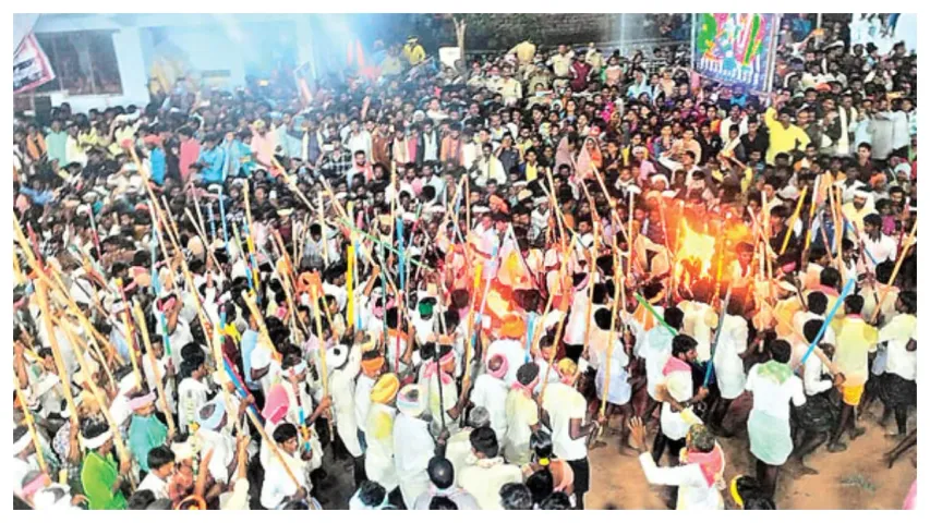 Devaragattu festival:దేవరగట్టు సమరంలో వందమందికి గాయాలు