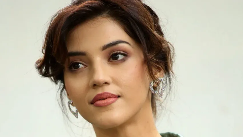 మెహ్రీన్ మండిపాటు.. సెక్స్ సీన్స్‌కు మ్యారిటల్ రేప్ కు తేడా తేలియదా..?!