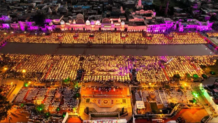 Diwali: అయోధ్యలో సరికొత్త రికార్డు.. ఒకేసారి 22.23 లక్షల దీపాల వెలుగులు..